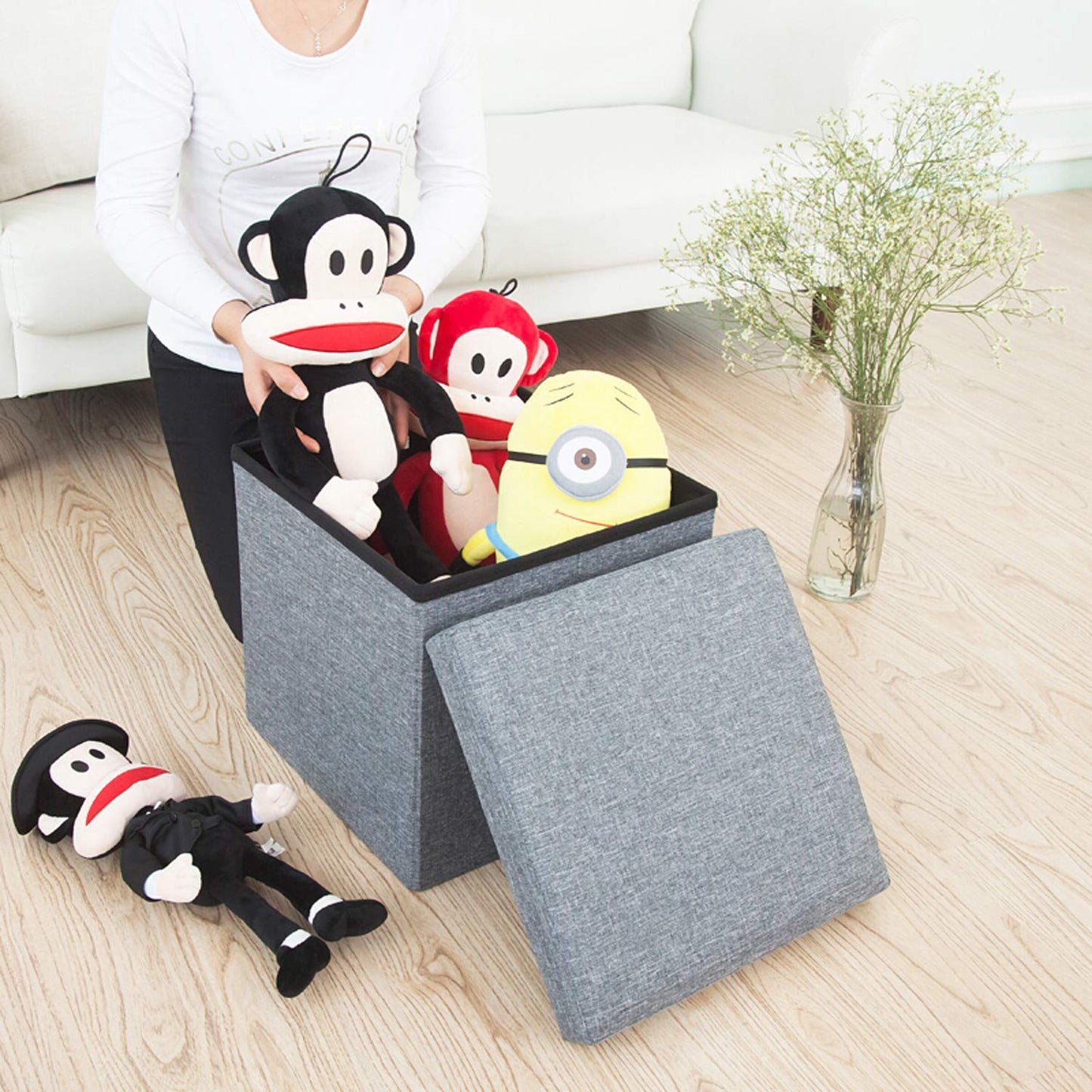 Hide & Seat– Cube Stool with Cushioned Top